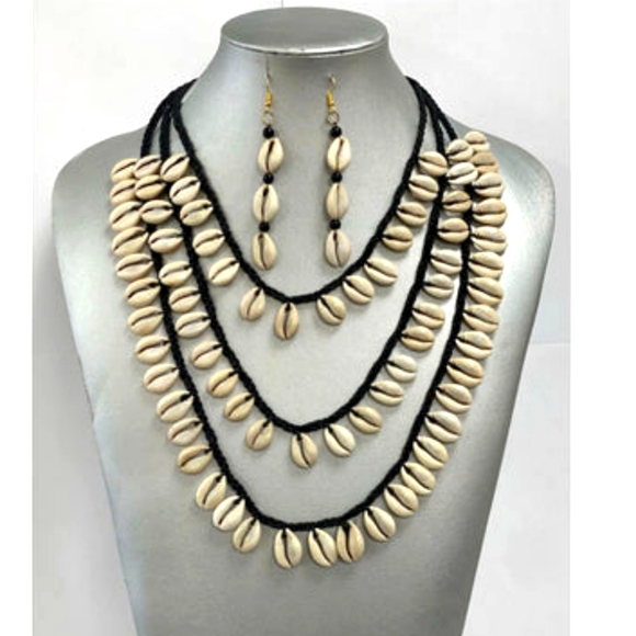 Jewelry - Cowrie Shell 3 layers 2 Pc Set